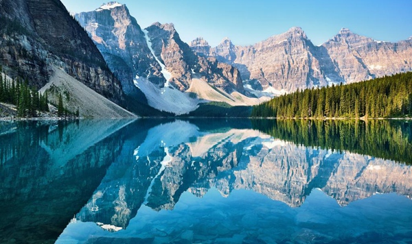Which country is home to the most natural lakes in the world, boasting over 2 million of them-more than 60% of all global freshwater lakes?