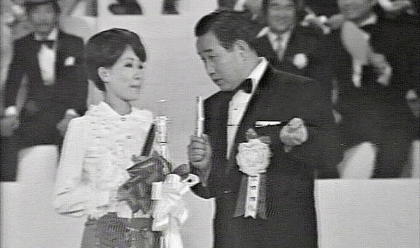 【昭和・平成の思い出】NHK紅白歌合戦クイズ！あなたはいくつ覚えてる？ Question 3