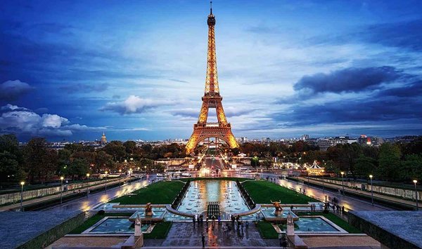 Built as the entrance arch for the 1889 World's Fair, which Parisian landmark was initially mocked by artists as a 