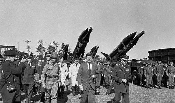 Which 13-day standoff in October 1962 brought the United States and the Soviet Union to the dangerous brink of nuclear confrontation?
