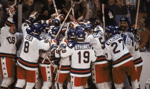 Which heavily favored national hockey team was defeated by the young U.S. Olympic men's team in the 1980 'Miracle on Ice'?