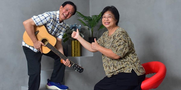 55+ 最潮新身份：當爸媽變成 YouTuber！熟齡網紅、樂齡斜槓與銀髮第二人生的完整攻略