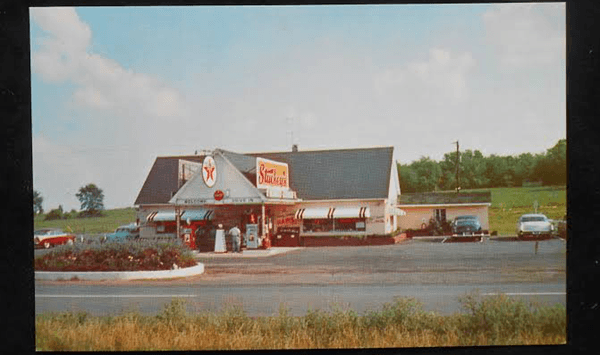 What famous interstate roadside stop sold pecan candies and souvenirs?